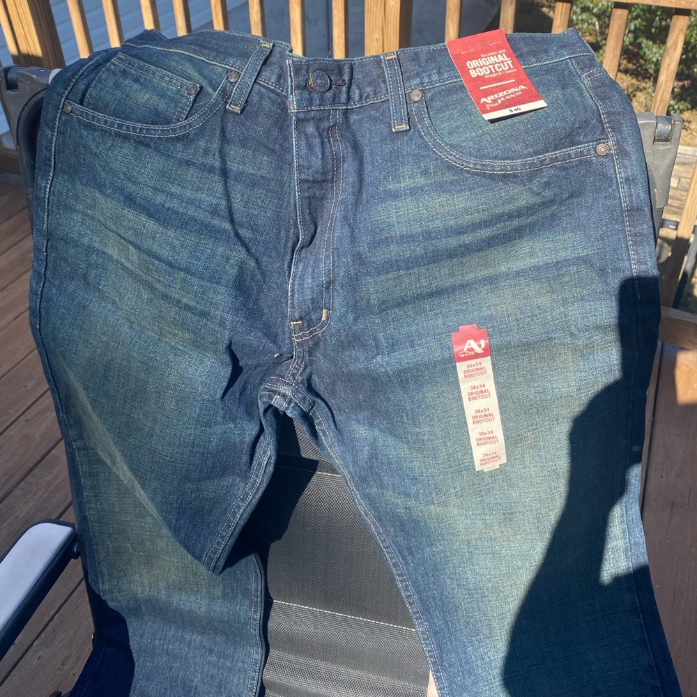 Arizona original boot cut 36x34 mens jeans new with tags. Not distressed.